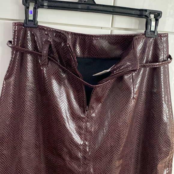 🌟LAST CHANCE 🌟 Brown Vinyl Skirt - Picture 5 of 7